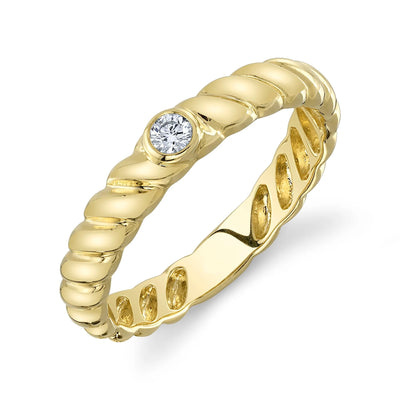 Round Diamond Ridged Bezel Ring in 14K Yellow Gold