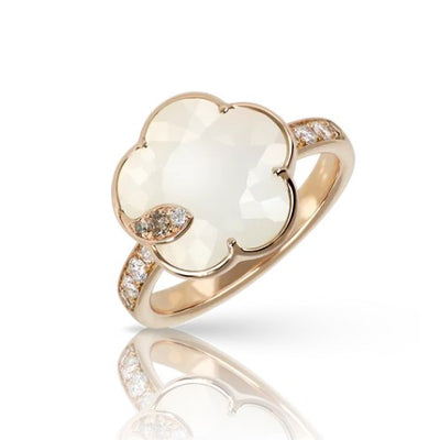 Petit Joli Lunaire White Mother of Pearl Flower Ring in 18K Rose Gold, 0.25cttw