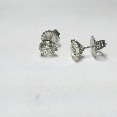 18K White Gold Diamond Earrings